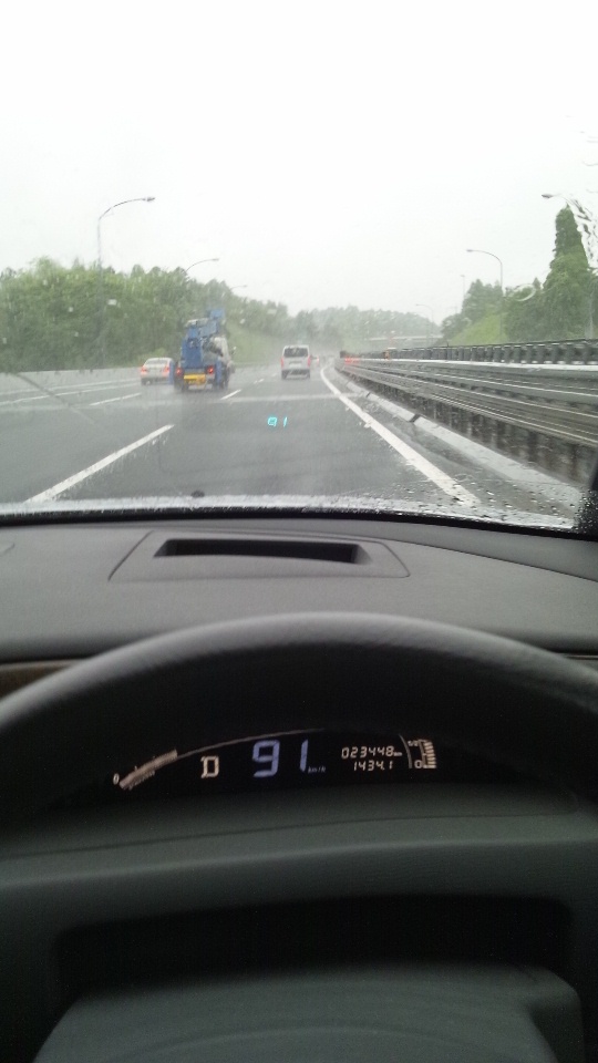 雨のドライブ